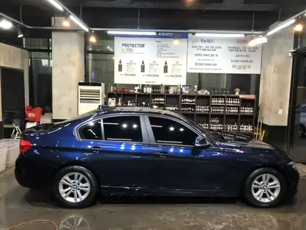 BMW 320d 카뉴워시 김포본점/ 프리미엄 광택 및 프로텍터 골드 유리막 코팅 시공, 노후된 블랙박스 2채널 교체 시공 / 경기 김포 양촌 시공 사진