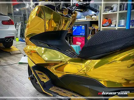 pcx125랩핑 에이버리 골드크롬 바이크 전체랩핑 시공 [안산래핑] 했어요. / 안산 상록구 시공 사진