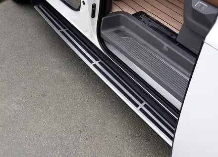 부산 해운대 기장 광안동 현대 스타리아 사이드스텝 / 이렇게 튼튼한 사이드스텝은 처음일걸요 / 부산, 기장 시공 사진