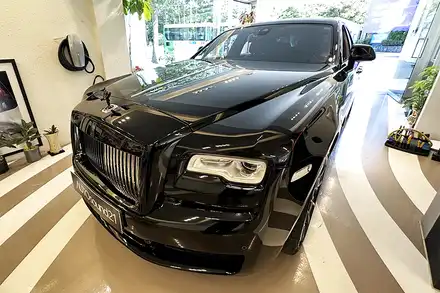 롤스로이스 고스트 2019년식▶ BMW & 롤스로이스 모두 잭바이잭으로 장착되는 8인치 바닥우퍼를 교체합니다. / 서울 마포구 시공 사진