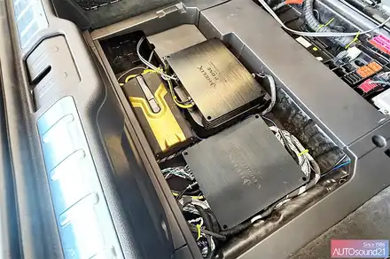 포르쉐 파나메라 GTS 2025년식▶ 헬릭스 V18 DSP + 포칼 유토피아 3웨이 + 10인치 서브우퍼로 부메스터 옵션 비교불가한 카오디오를 만듭니다. / 서울 마포구 신수동 시공 사진