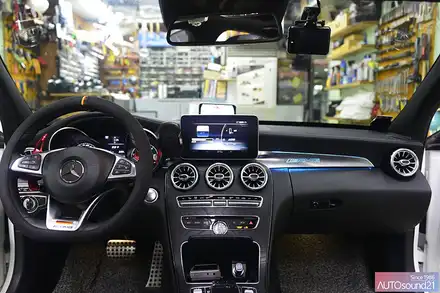 벤츠 C클래스 C43 AMG 2016년식 ▶ USB to AUX 생성기 + 음질전용 블루투스 비위드 RT-1 + 사운드업 헤드켑 / 서울 마포구 신수동 시공 사진