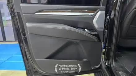 캐딜락 에스컬레이드 롱바디 투톤인테리어 실내커스텀 포지드수전사 안전벨트컬러교체 은하수설치 차별화된시스템 아우라커스텀 / 오산시 누읍동 시공 사진