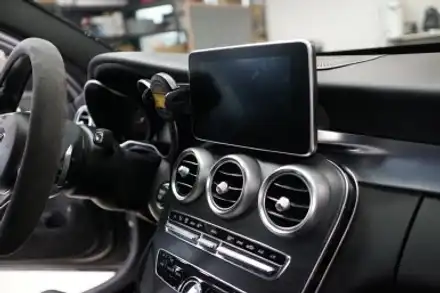 W205 C클래스 3D어라운드뷰 카메라부터 AMG핸들 그리고 엠비언트까지 실내분위기 완 / 중랑, 동대문, 광진구, 성동구 시공 사진