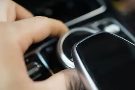 벤츠 W205 16년식 C클래스 카플레이 시공했어요~! / 중랑, 동대문, 광진구, 성동구 시공 사진