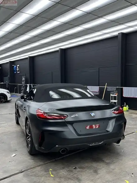 광주랩핑    BMW Z4 사틴 블랙락그레이 전체랩핑 시공 접사로 마감만 보시면 업체시공 퀄리티 확인 가능합니다. / 광주 광산구 도천동 시공 사진