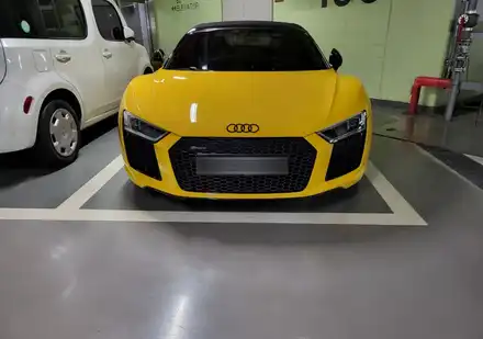 아우디 R8 신형개조 완료! [ 전기형에서 후기형으로 신형 앞범퍼 컨버전 서울 / 부산 튜닝샵 ] / 송파, 하남, 강동 시공 사진