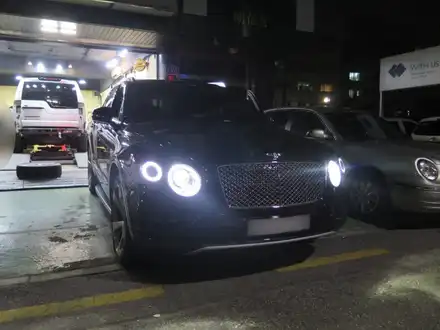 벤틀리 벤테이가 전동식 사이드 스텝으로 럭셔리함과 실용성을 한층 더 올려보세요!! / 서울 송파 시공 사진
