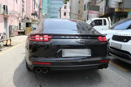 포르쉐 파나메라 4S 디자인 블랙 듀얼 머플러 팁 장착 / 서울 송파 시공 사진