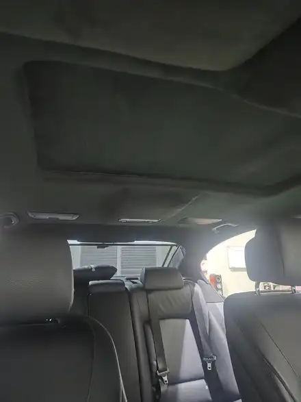 BMW 7시리즈 천장떨어짐 복원,실내커스텀 핸들 브라운+천장 스웨이드블랙 작업 고양일산 자동차튜닝 BK게러지 / 일산동구 성석동 시공 사진
