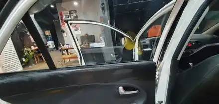 오산 동탄 수원 향남 평택 송탄            기아 올뉴모닝 기존썬팅 제거후 열차단선팅 시공 / 평택 오산 안성 시공 사진