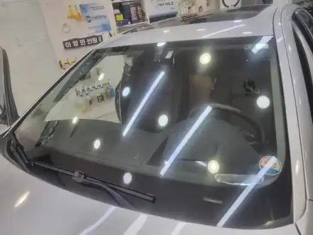 BMW 528i 오직 전면만 레이노 S9 비반사 썬팅 재시공? / 강남 서초 틴팅 시공 양재 이영민썬팅  전면썬팅도 친절상담 썬팅의 민족 이영민썬팅은 요기요~! / 서울 서초구 시공 사진