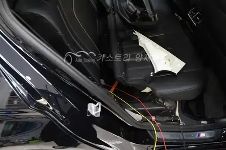 BMW520d 블랙박스 장착  퀀텀2 토르에디션 케넥티드 & 에코파워팩20C장착 블랙박스장착전문점 / 서울 서초구 시공 사진