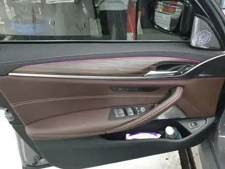 BMW 530i 실내랩핑 3M 매트릭스블랙으로 고급지게! / 광명, 안양, 시흥 시공 사진