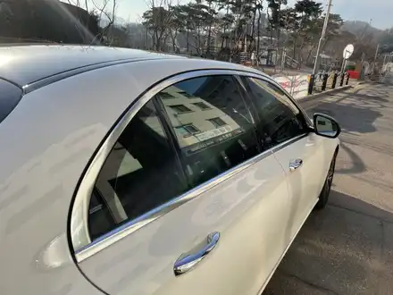 메르세데스 벤츠E250 루프스킨 및 윈도우크롬 랩핑시공 [카크로스] / 광명, 안양, 시흥 시공 사진
