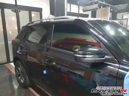 뷰티풀코란도 썬팅추천, 엠블럼교체(신차패키지 전문 카페인W) / 대구시 수성구 시공 사진