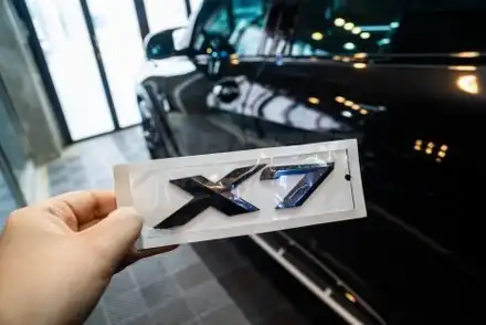 부산 BMW X7 실내랩핑 핸들카본랩핑 블랙 레터링 교체 후기 / 부산 명지동 시공 사진