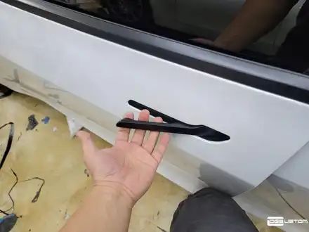 테슬라 모델 3 크롬 죽이기, 센터패시아 부분 랩핑 By. 구미 디지나인 커스텀 / 구미, 대구 시공 사진