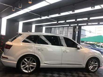 아우디 Q7 흰차는 광이안난다? 흰차도 광내드려요~마산 손세차 CW디테일링 / 창원,마산,경남 시공 사진