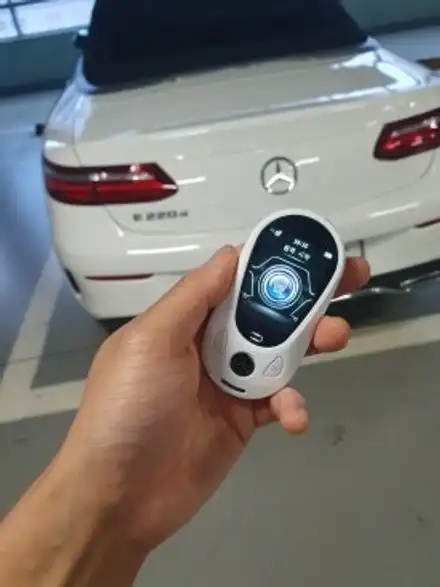벤츠 E클래스 18년, 구형 키를 LCD 디지털액정으로 완전 변신! / 경기 부천, 전국 택배, 출장 시공 사진