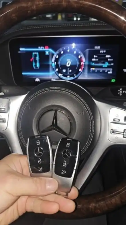 벤츠 S560L 스마트키 분실, 신형키 2개 복사와 근접도어 개조까지 한 번에! / 경기 부천, 전국 택배, 출장 시공 사진