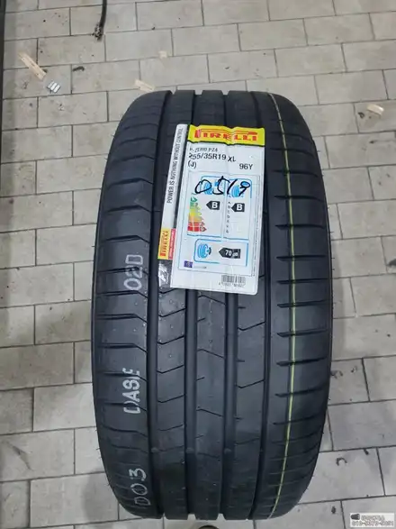 벤츠 cls400 19인치 타이어교체 255 35 19 피렐리피제로 수입타이어전문점 / 서울 강서구 화곡동 시공 사진