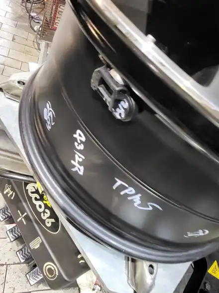 벤츠 glc43amg 사계절에 맞는 타이어 추천은 ? / 서울 강서구 시공 사진