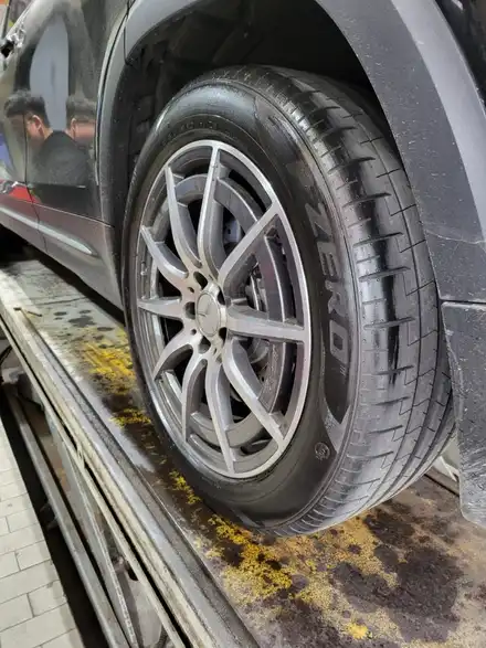 벤츠 glb 35 amg 타이어 코드절상으로 235 50 19 장착 / 서울 강서구 화곡동 시공 사진