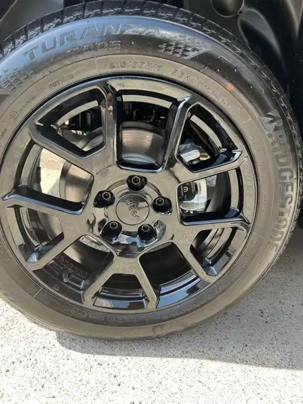 [울산휠마스터][휠도색잘하는집]JEEP 레니게이드 블랙유광 휠도색 / 울산 북구 시공 사진