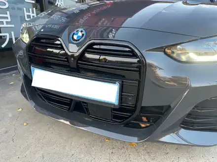 BMW i4 G26 - 키드니 M 블랙 유광그릴 튜닝과 주행사운드 아이코닉 사운드 추가! / 대전 서구 탄방동 시공 사진