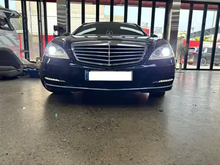 벤츠 S클래스 S350 W221 후기형 - LED 실내등과 HID전조등 , 그리고 블루투스 오디오 리시버 추가까지! / 대전 서구 탄방동 시공 사진