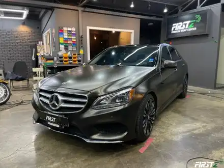 벤츠 w212 e350 사틴다크그레이에서 사틴골드더스트블랙으로 / 대구 수성구 시공 사진