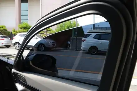 생고뱅 파노라마 럭스X / BMW G60 /  독보적인 퍼포먼스와 스타일을 갖춘 블랙미러룩 광주 썬팅 / 광주 광산 시공 사진
