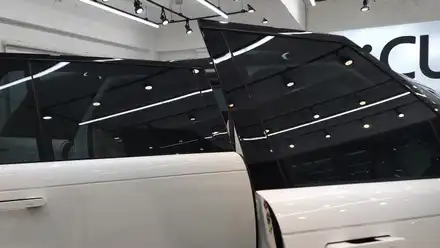 럭셔리 썬팅의 끝판왕 글라스틴트 카모 새롭게 완성된 레인지로버 P530 LWB 오토바이오그라피 / 부산 금정 시공 사진