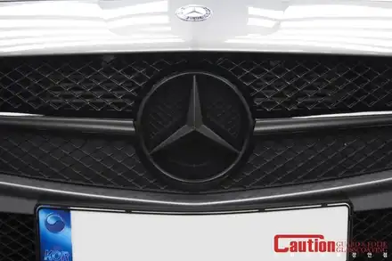 SLK 55 AMG 경량 로드스터의 그릴 사틴블랙 랩핑 / 동대문,광진구,중랑구 시공 사진