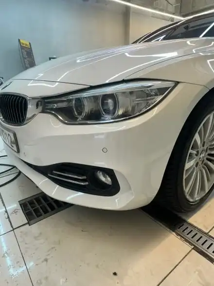 잠실문정가락 외제차 수입차  BMW 420D 그란쿠페 앞범퍼 긁힘 탈착도색 외부복원수리 업체 / 성남 중원 시공 사진