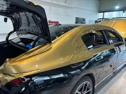 원주랩핑/덕스게러지 BMW I7 샴페인골드 투톤랩핑 / 원주시 행구동 시공 사진