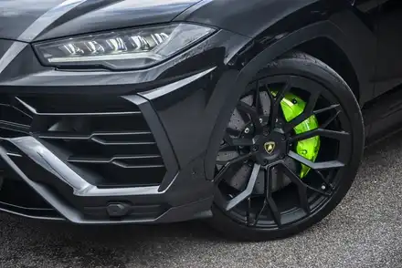 람보르기니 우르스 영국 칸 디자인 23인치 타입 53 포지드 휠 kahn design / 경기 성남 분당 시공 사진