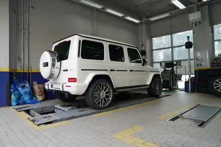 벤츠 지바겐 W463A G63AMG 브라부스 모노블록 Y 23인치 요코하마 타이어 장착 BRABUS / 경기 성남 분당 시공 사진