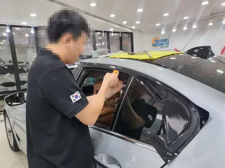 BMW 5시리즈 G30 랩핑잘하는곳 / 전체 크롬딜리트로 차량을 더욱 포스있게 변신완료 / 루프스킨 / 라이트필름 톤다운 / 서산랩핑 서산시랩핑 서산ppf 서산시ppf / 인천 서구, 부평, 부천 시공 사진