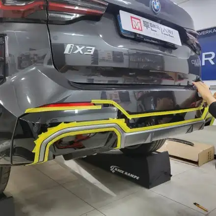 BMW ix3 디퓨져 포인트 랩핑 / 3m2080 유광블랙 / 인천랩핑 전문점 투맨카스킨 / 인천 서구, 부평, 부천 시공 사진