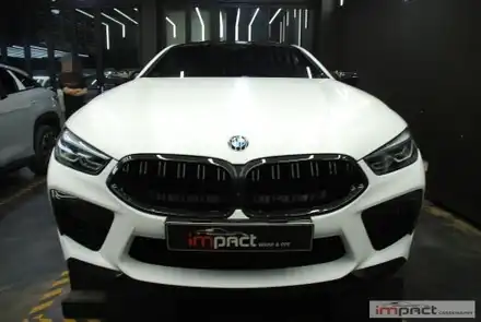 수원 성남 랩핑 BMW M8 순정 프로즌 블랙에서 세련된 사틴화이트로 완벽 변신! / 수원시 권선구 고색동 시공 사진