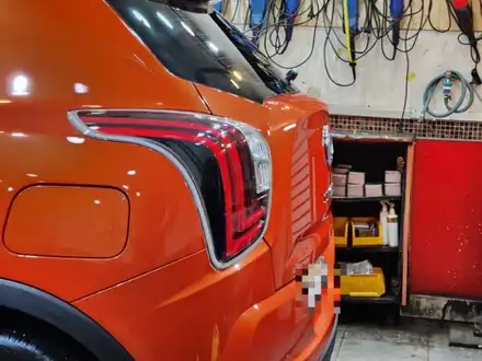 자동차 기스 흠집 제거 비용 / 티볼리 전체 랩핑 제거 광택 / bmw 530i 움푹 들어간곳 덴트 복원 수리점 견적 / 서울 서대문구 시공 사진