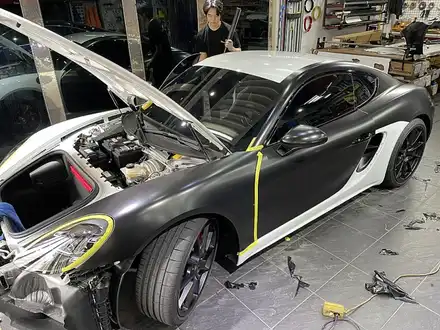 사틴블랙 전체랩핑 포르쉐718 카이맨 GTS / 서울 서대문구 시공 사진