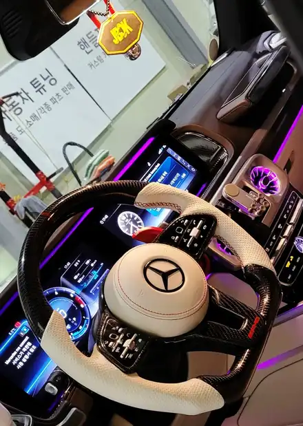 벤츠 G400 카본디컷핸들 장착 / 벤츠 / G-클래스(G바겐) / 오산 서부로 시공 사진