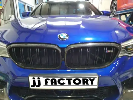 [JJ팩토리 인천김포]BMW F90 M5 카본파츠(그릴,프론트립,스포일러,휀다가니쉬) 정품 엠블럼 튜닝 / 김포 양촌읍 시공 사진