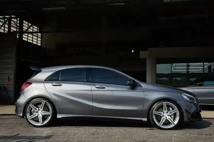 벤츠 A45AMG 19인치 휠타이어 장착 AMG 휠 / 경기 고양 일산서구 시공 사진