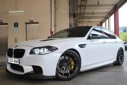 BMW F10 5시리즈 휠타이어 브레이크 일체형 서스펜션 가변배기시스템 / 경기 고양 일산서구 시공 사진