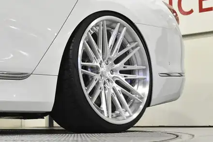 BMW G12 750li 22인치 휠타이어 장착 / 경기 고양 일산서구 시공 사진