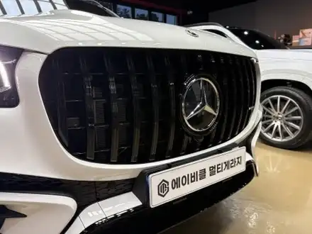 벤츠 GLS 마이바흐 감성 완성 ! 전동사이드스텝 + 블랙 세로그릴 튜닝 / 진주, 창원 시공 사진